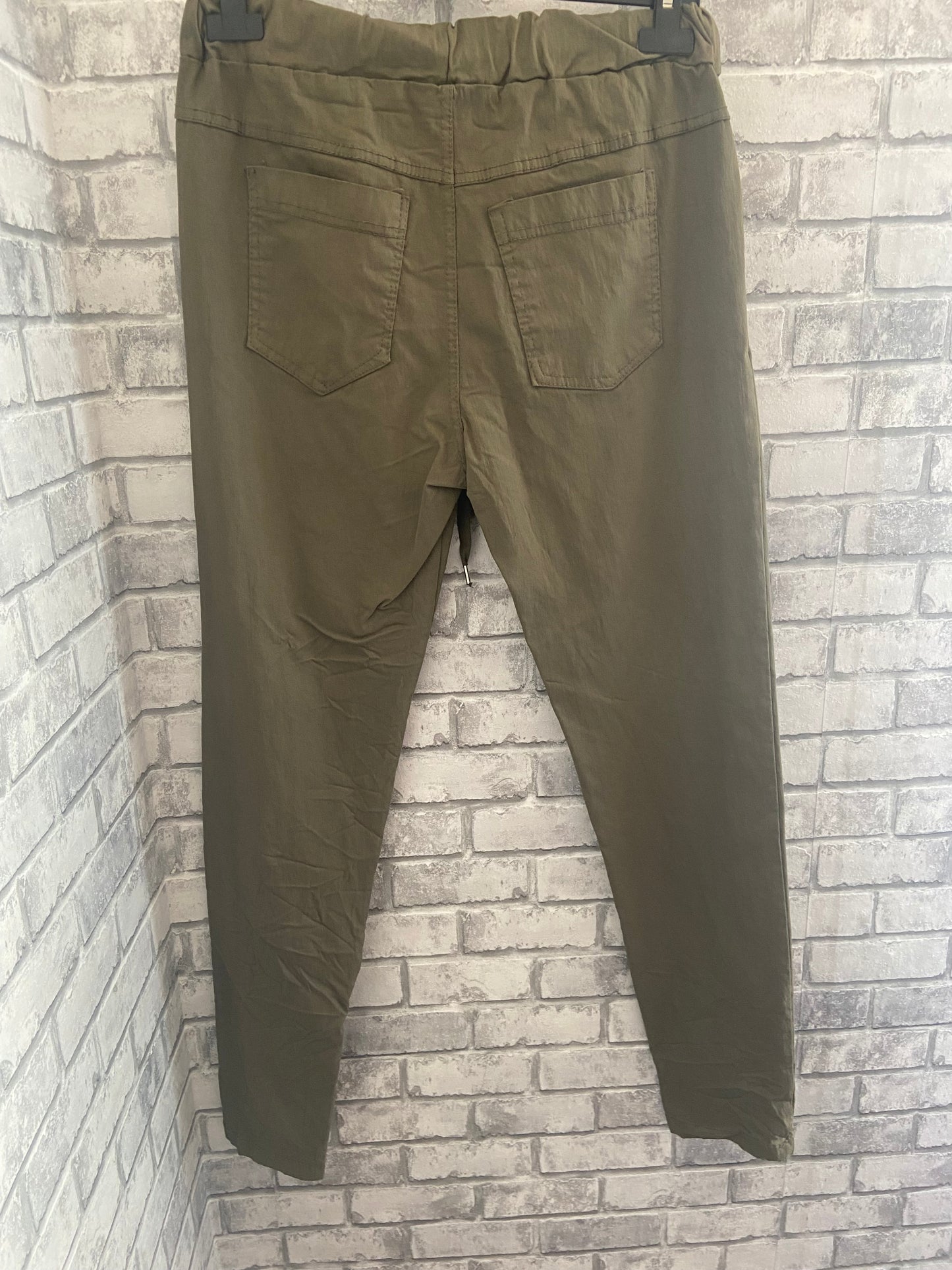 Pantalon jogging femme - vue rapprochée DOS détails tissu ou coupe"