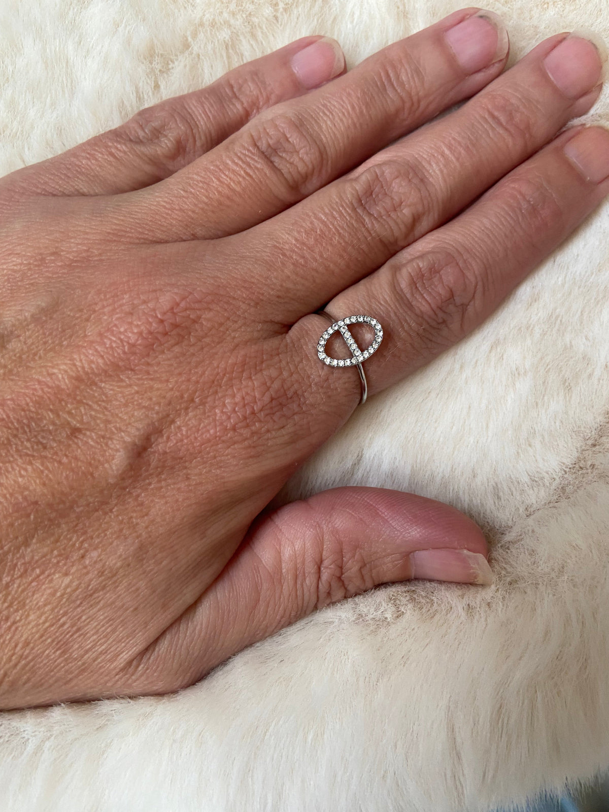 Bague réglable ovale strass