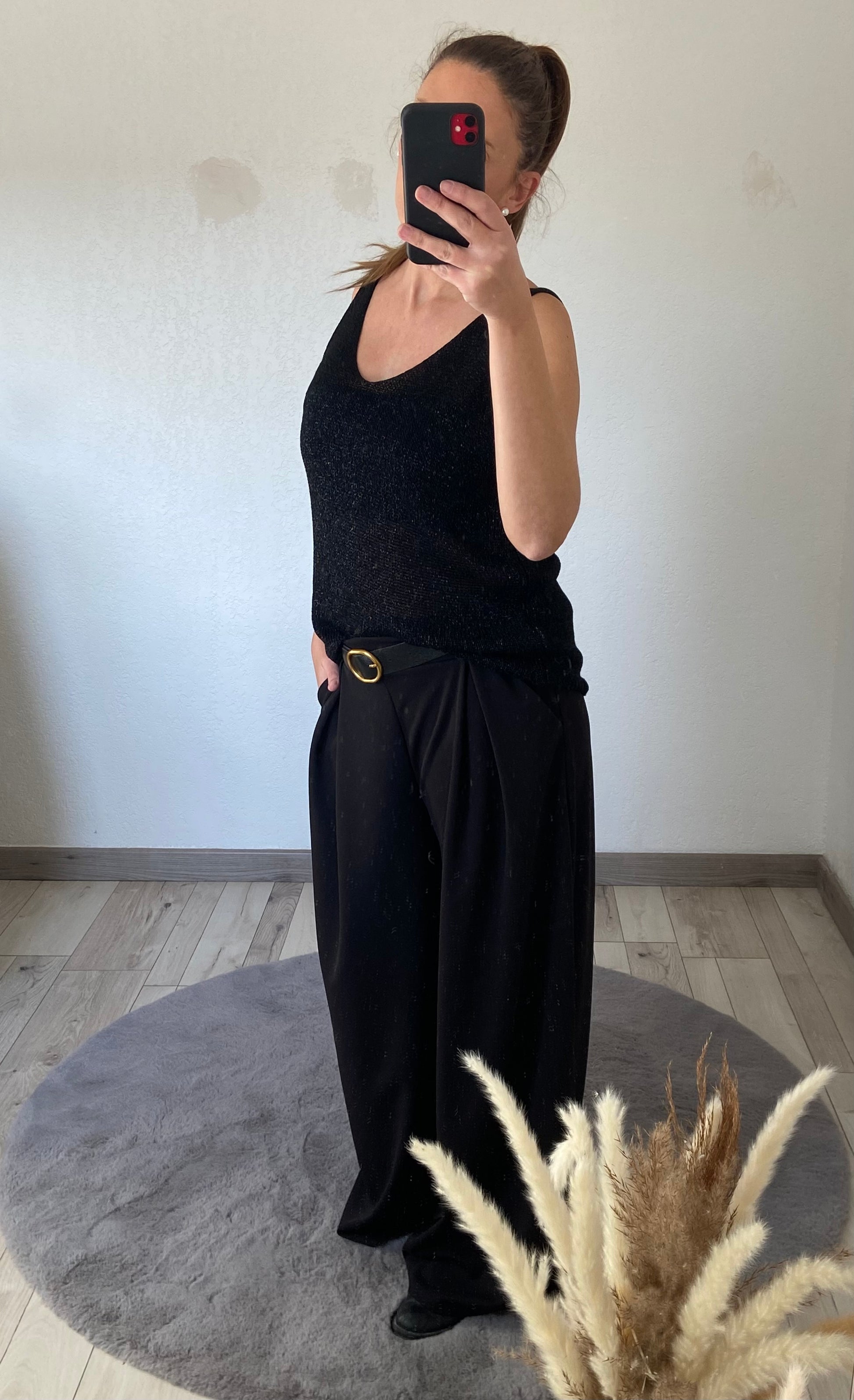 Débardeur noir paillettes Sandrine - vue de face détails paillettes
