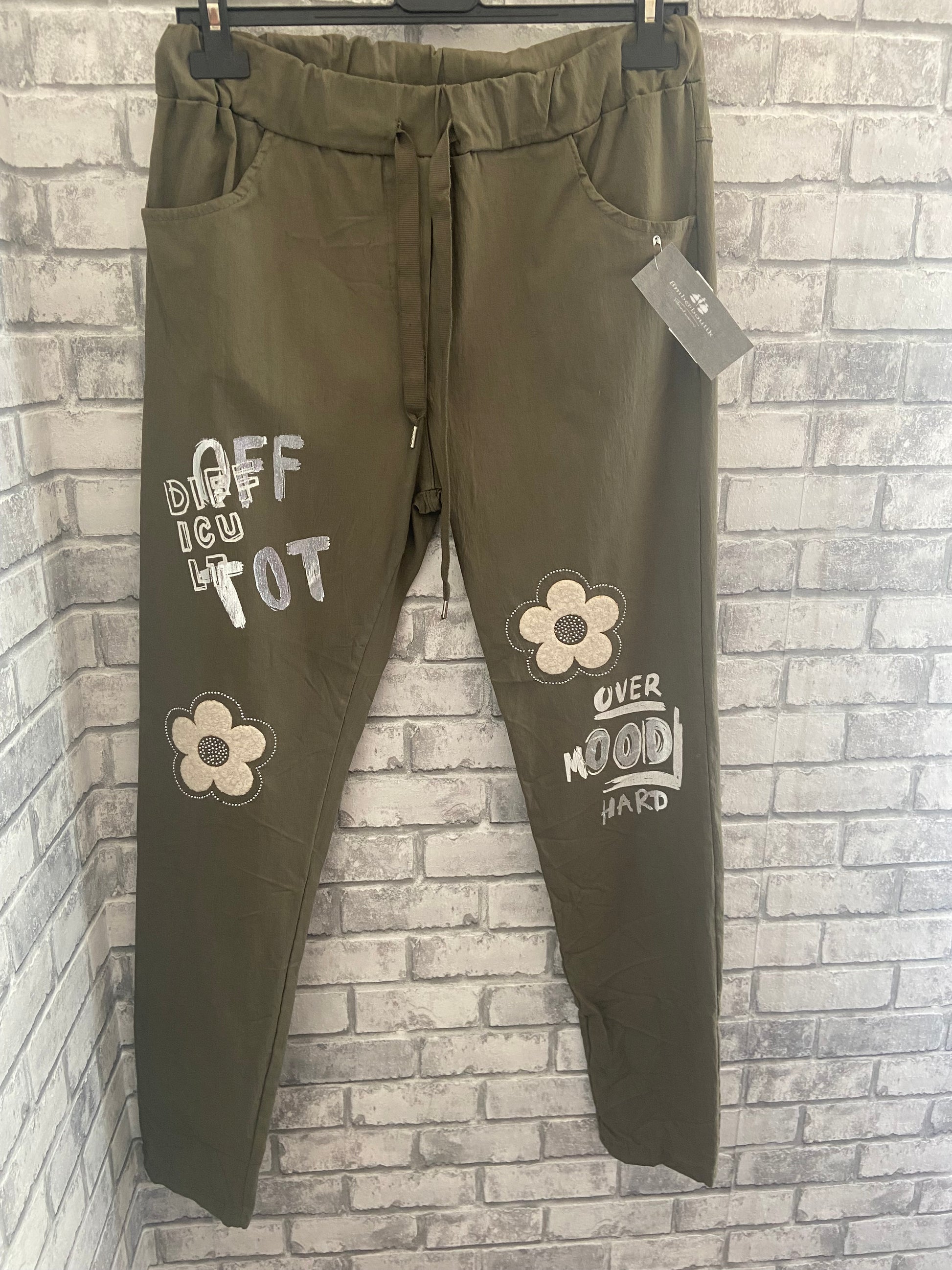 "Pantalon jogging femme détails - vue complète look confort"