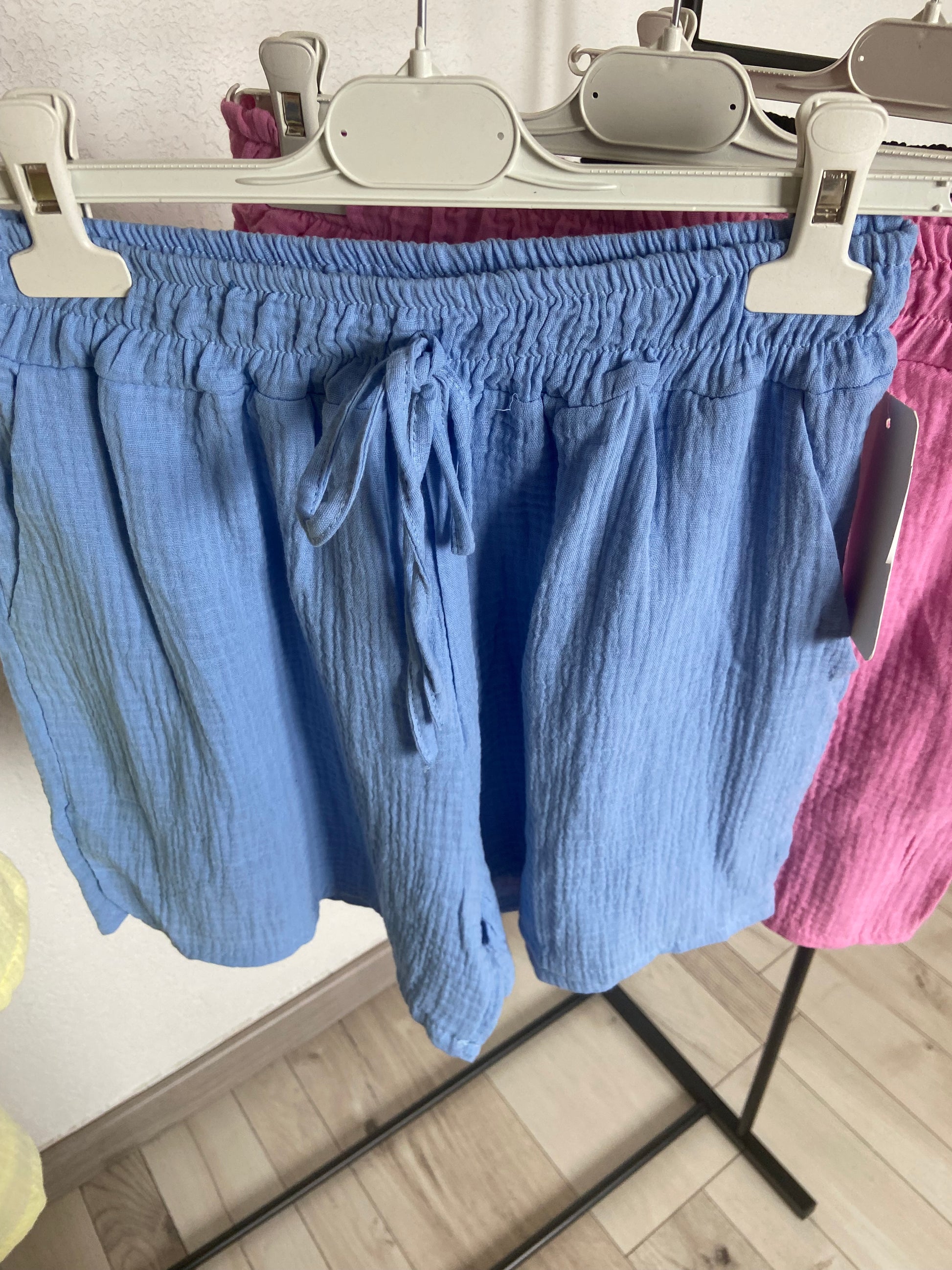 Short coton femme bLeU - Vue de face coupe ample confortable
