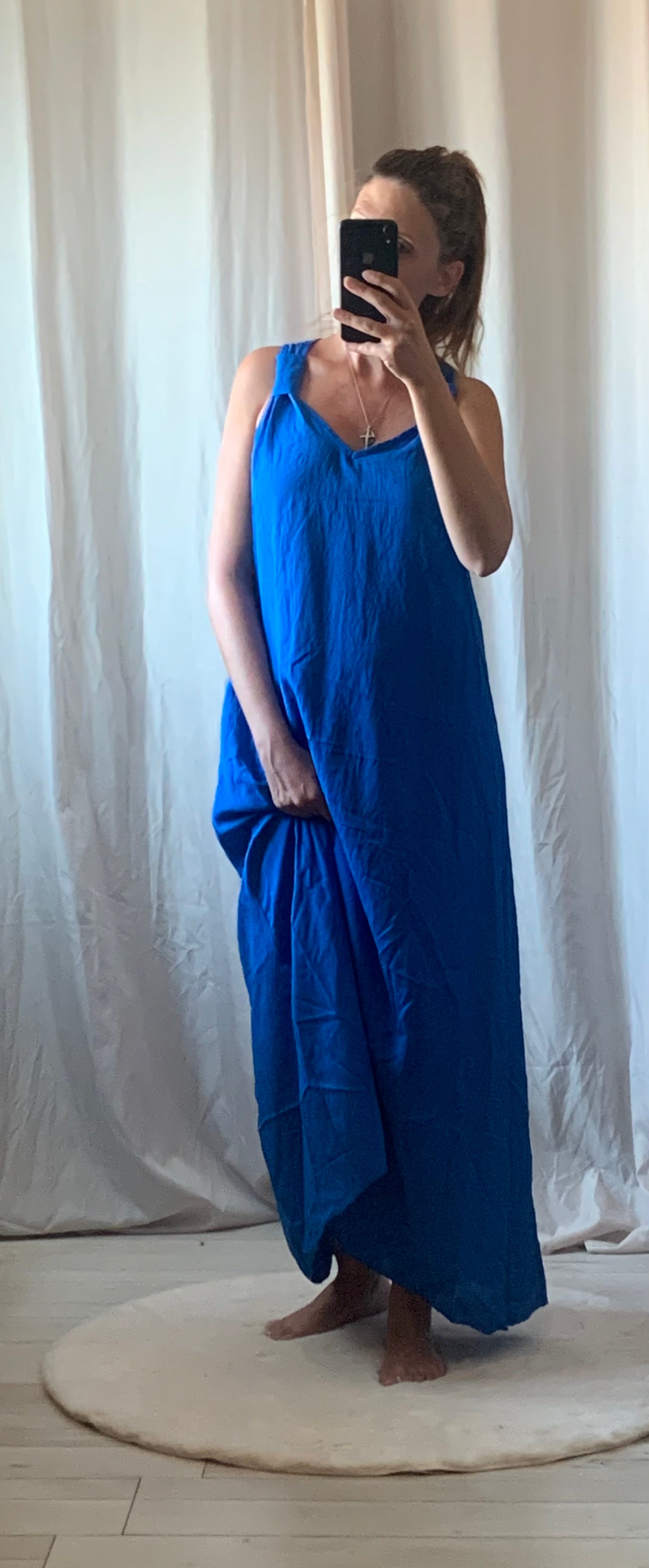  "Robe Ashley - vue portée ou détails coupe élégante"