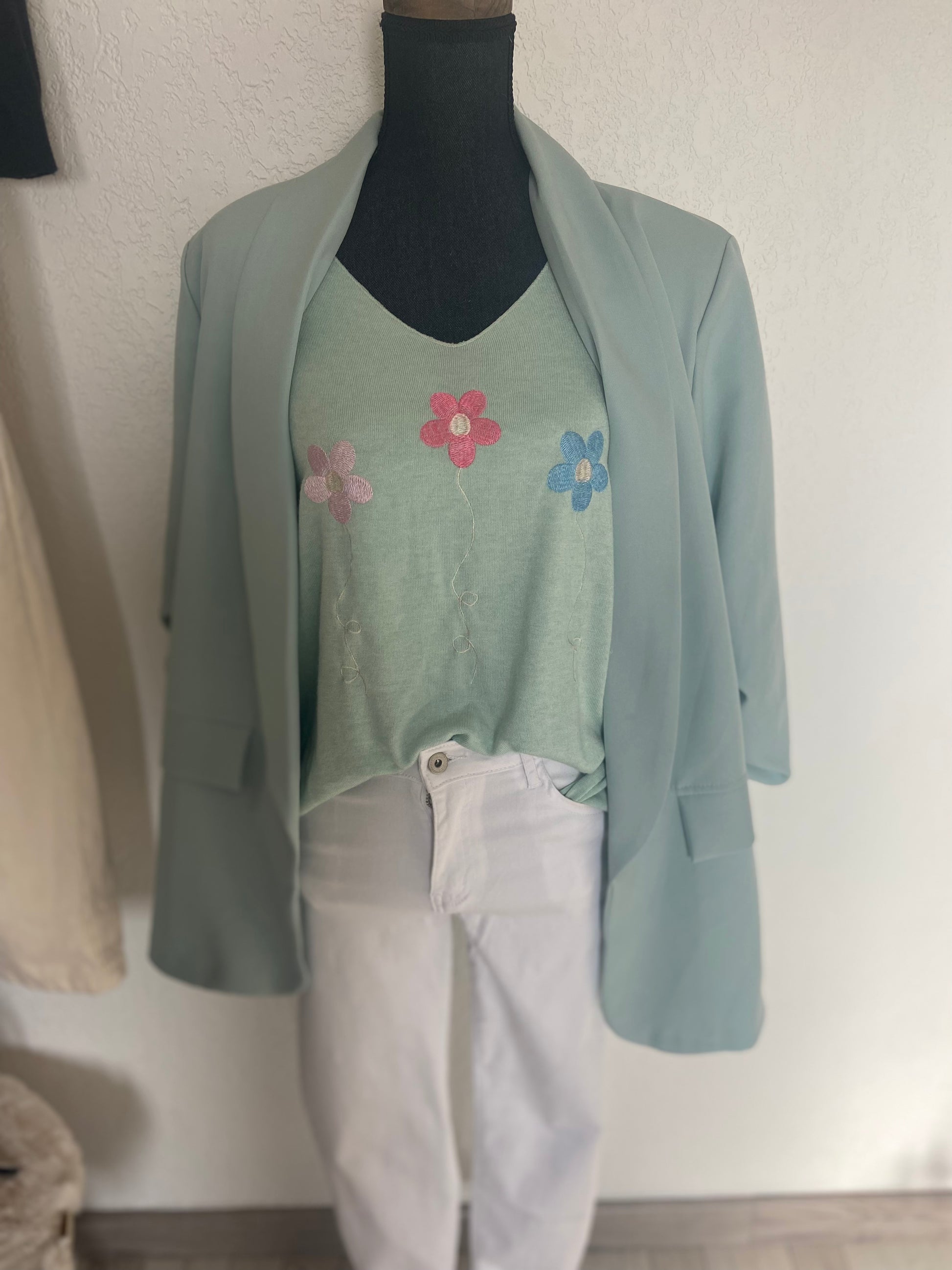  "Pull marguerites viscose femme - vue complète toutes morphologies"