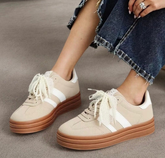  "Basket Emilie femme beige style Gazelle - chaussures tendance vue de face"