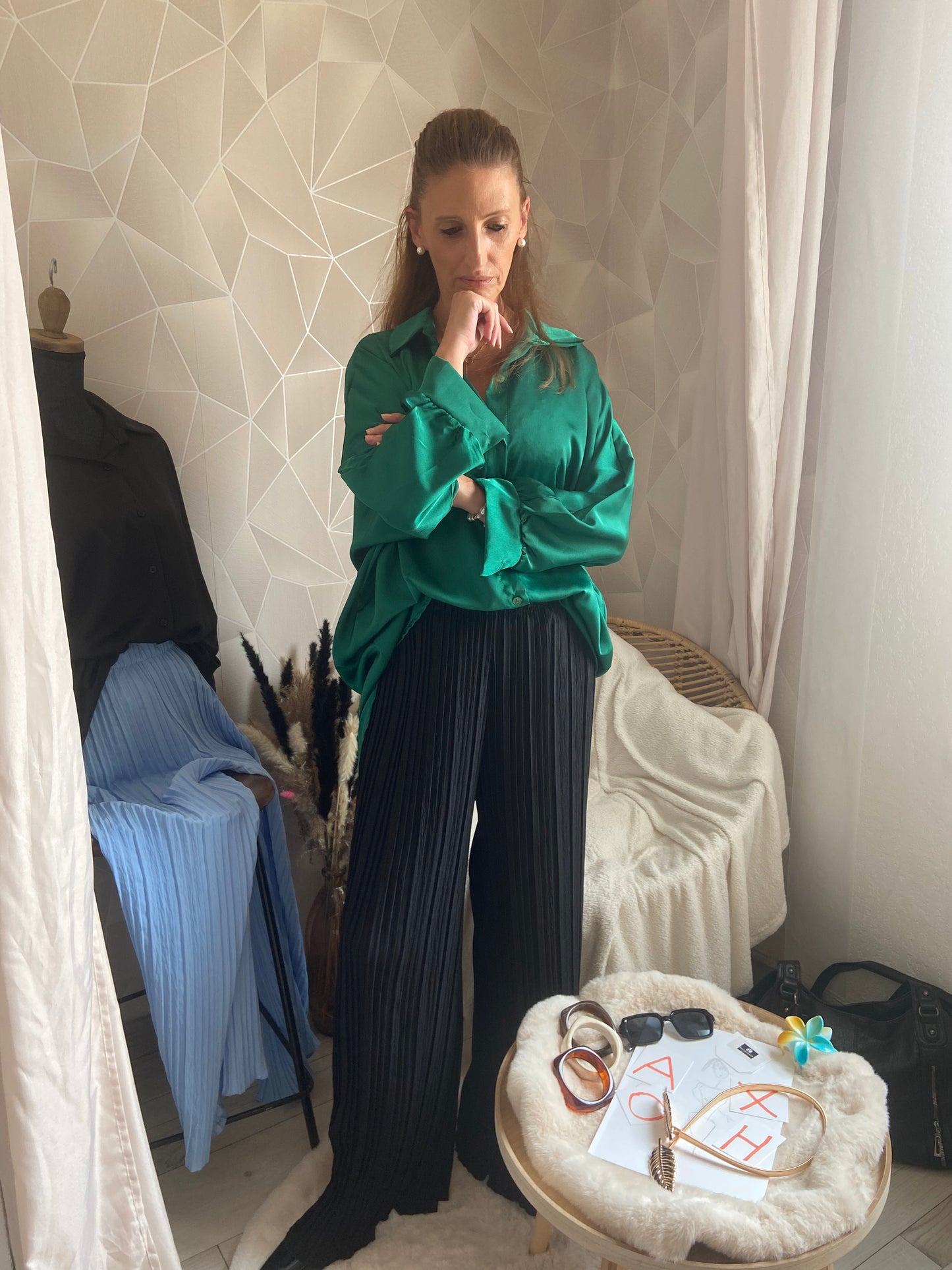 Pantalon plissé femme fluide bleu ciel - Coupe large aérienne style chic élégant

