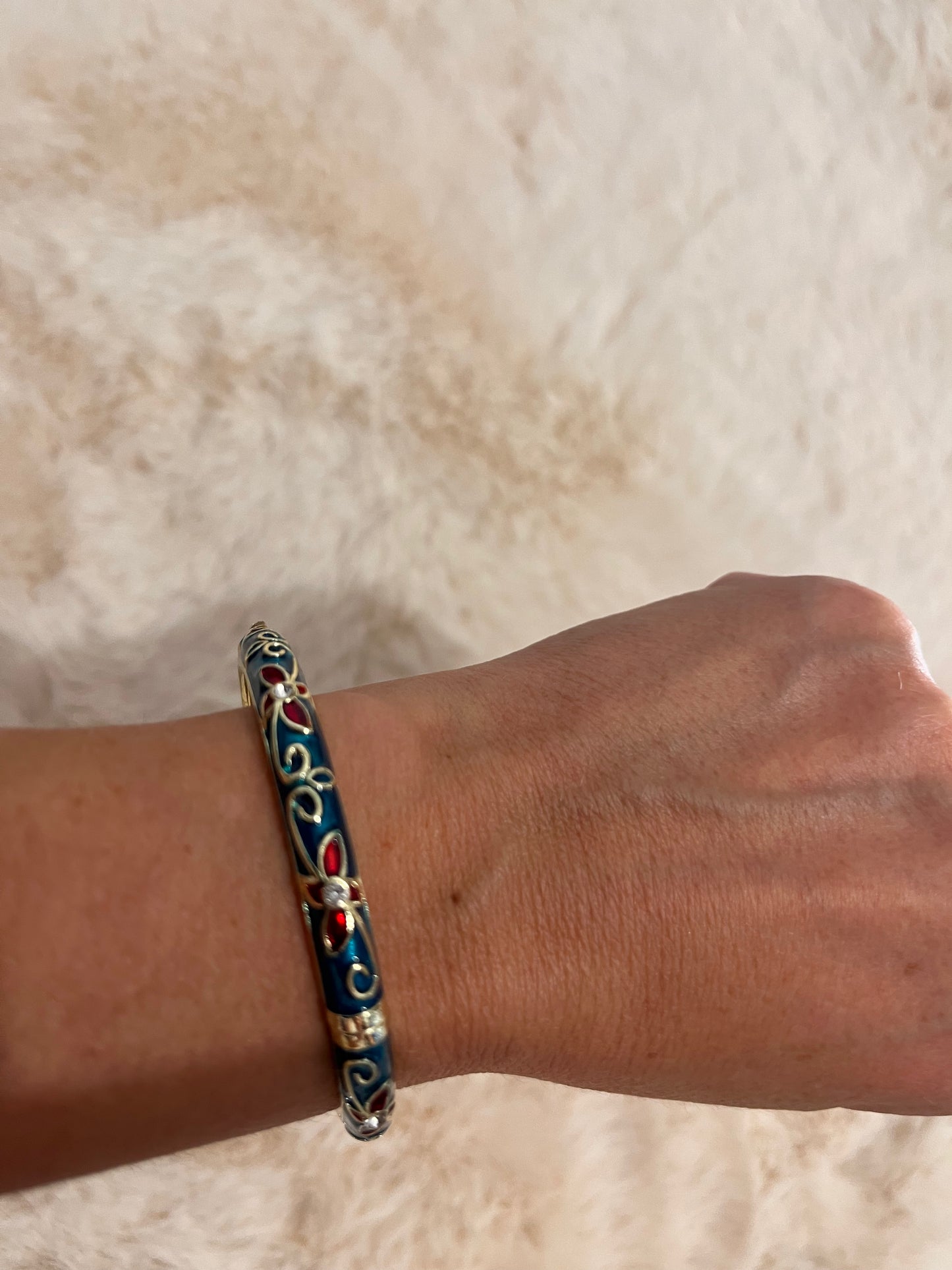 Bracelet jonc émaillé à motifs fleuris