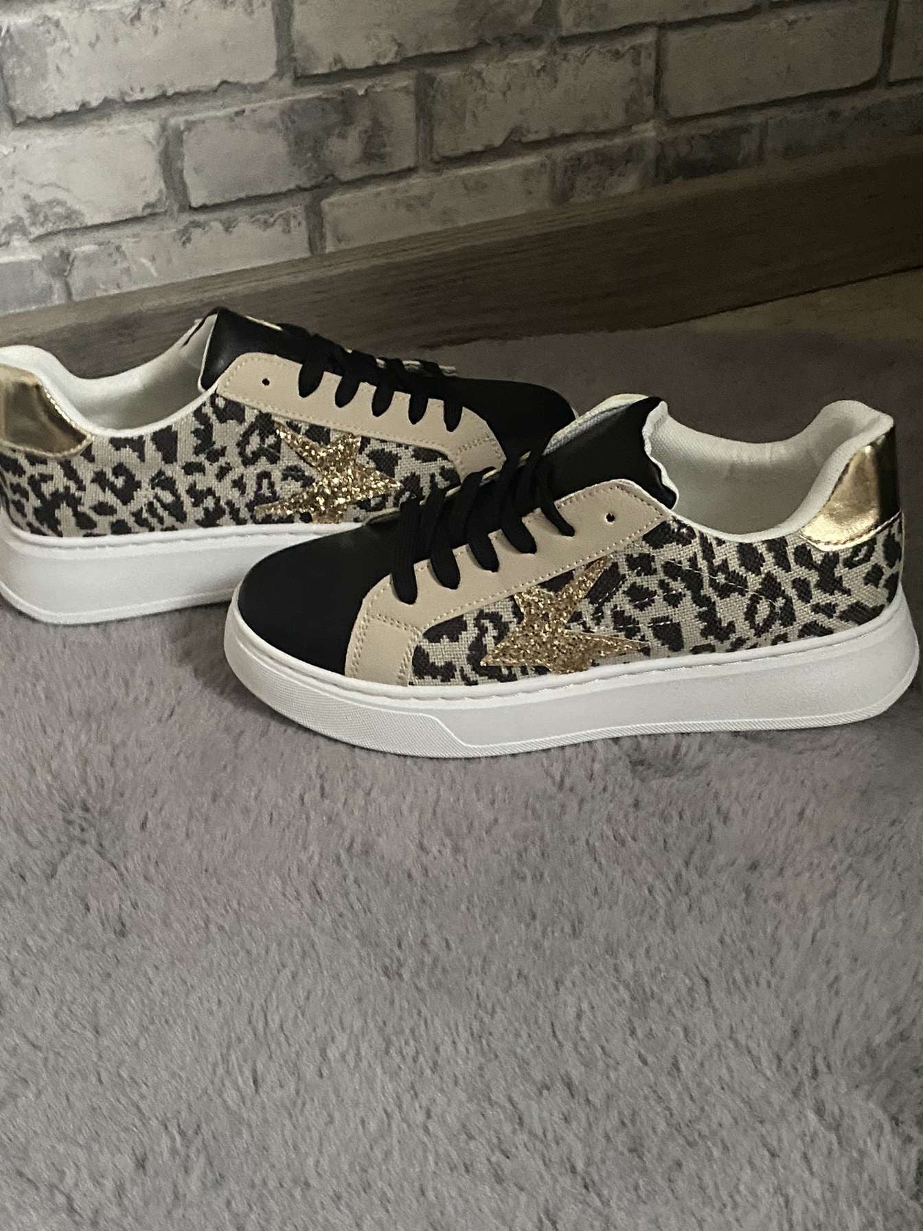Basket Cloe femme bi matière - vue trois-quarts détails chaussures"