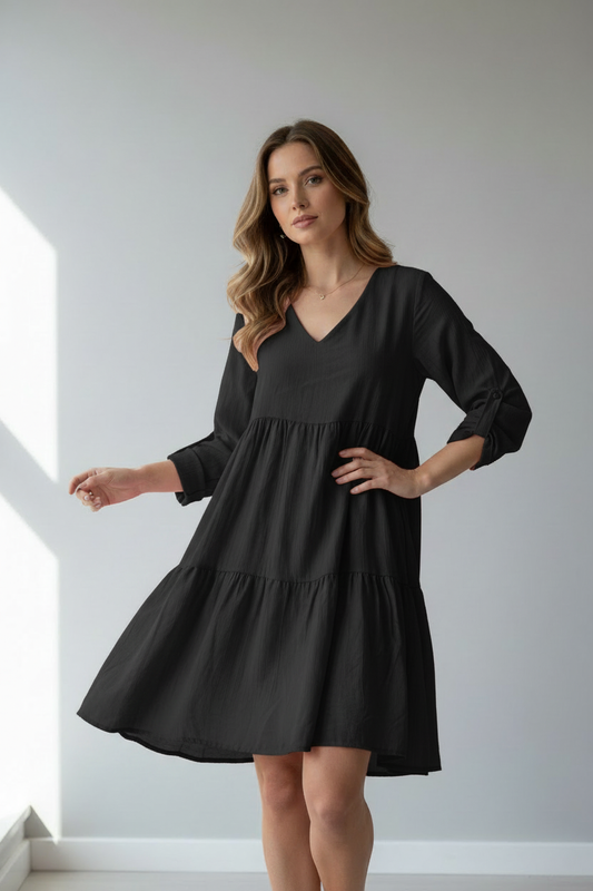 Robe à volants noire portée